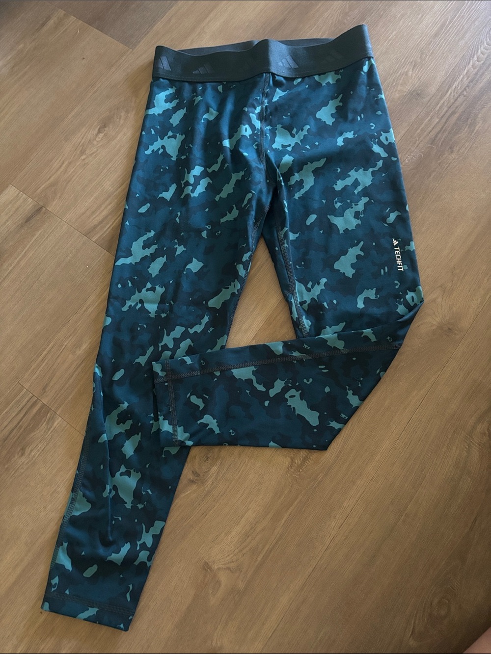 Capri' Teal Camo Performance Leggings